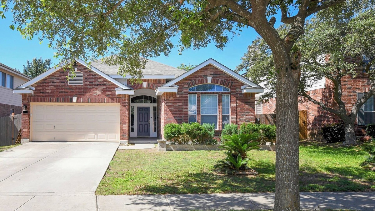 Helotes House | Home Sweet home! Best location. Pool, Deck, Games.