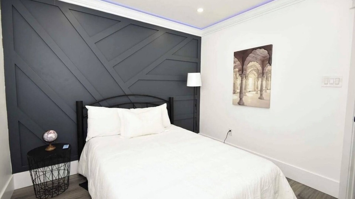Brampton House | Home Sweet Home + Free Parking & WiFi