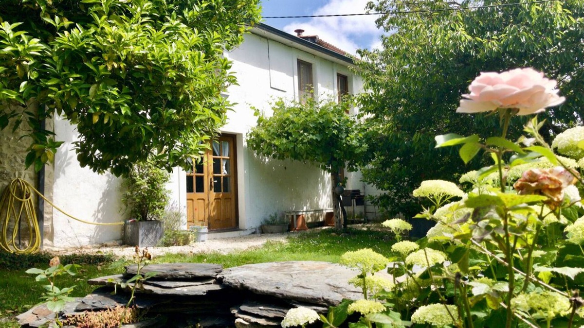 Couzadoiro House | Home Sweet Home nestled in the country and close to the ocean.