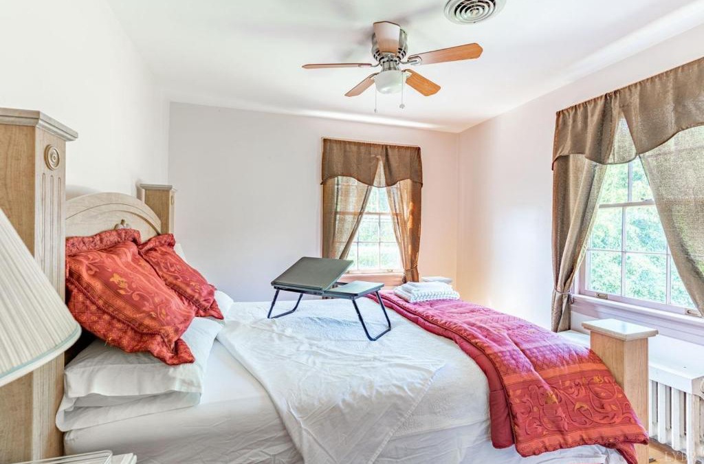 Lynchburg House | Home Sweet Home Suite #3, near Liberty University, and Lynchburg Hospital, Deluxe Queen Size Bedroom