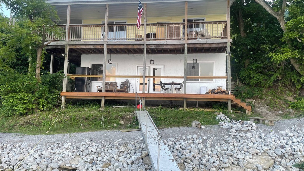 Warsaw House | Home unit 2 in Warsaw, ky/Charms River Side House