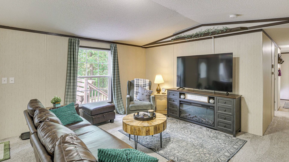Wright City House | Home w/Trail Access on 19 Acres in Wright City!