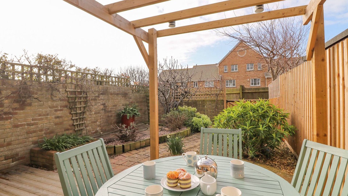 Wyke Regis Cottage | Home Waters