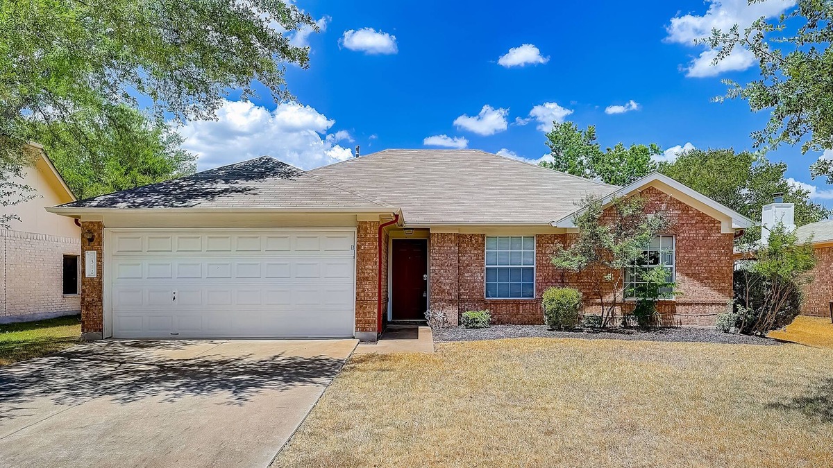 Round Rock House | Home with backyard, central AC, & washer/dryer - drive minutes to downtown