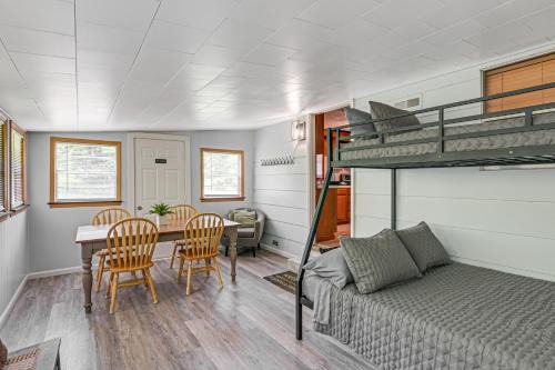 Bluewell House | Home with Bunkroom 2 Mi to Hatfield and McCoy Trail