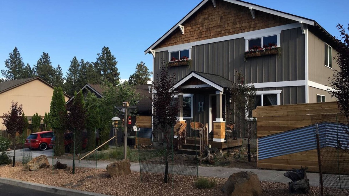 Southwest Bend Villa | Home with Chalet 2-kitchens,Sleeps 15,Near OldMill