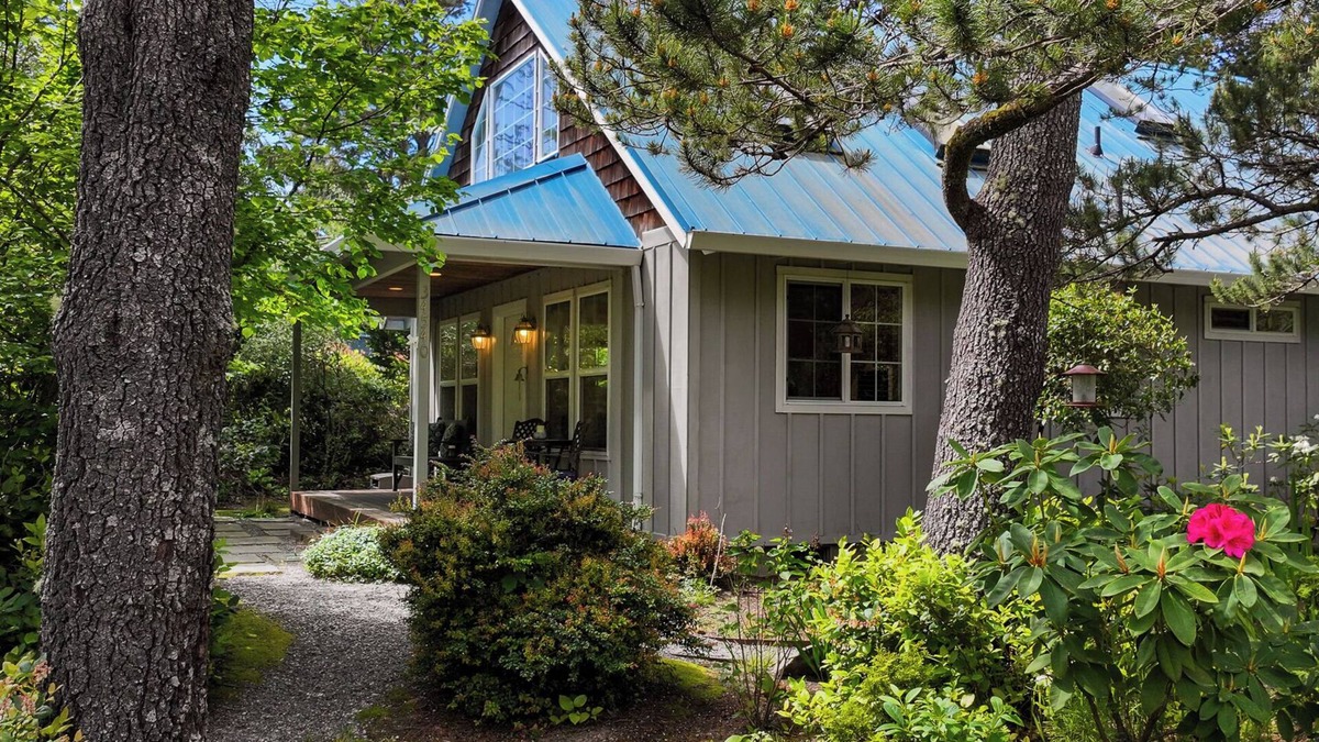 Manzanita House | Home with lots of character! Surrounded by trees, close to Nehalem Bay State Park and the beach.