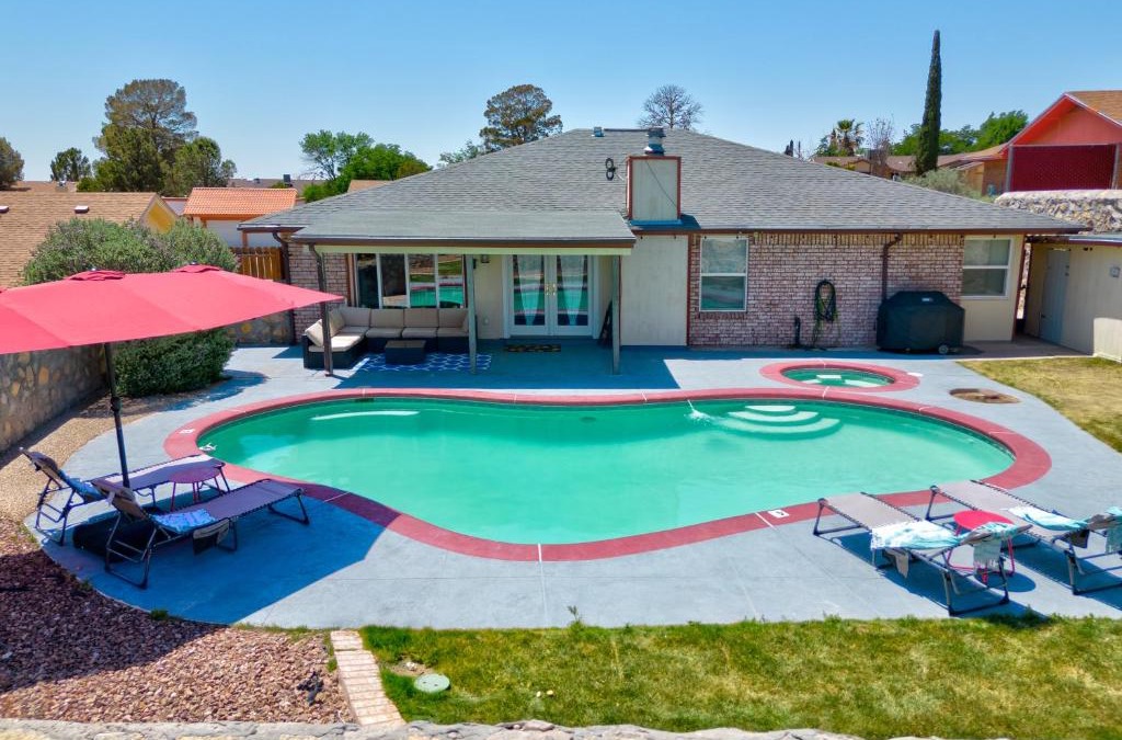El Paso House | Home with Mountain View/Pool/Tub