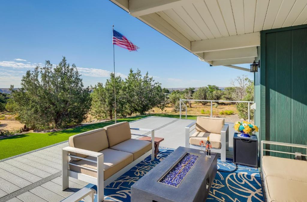 Farmington House | Home with Views and Fire Pit, 10 Mi to Aztec Ruins!