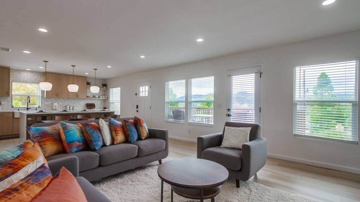 Country Club House | Home with views close to all attractions San Diego