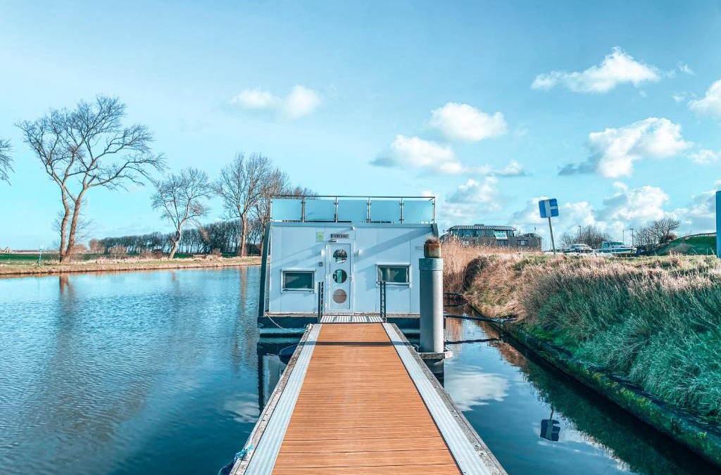 Nieuwpoort Boat Rental | Homeboat Glamping
