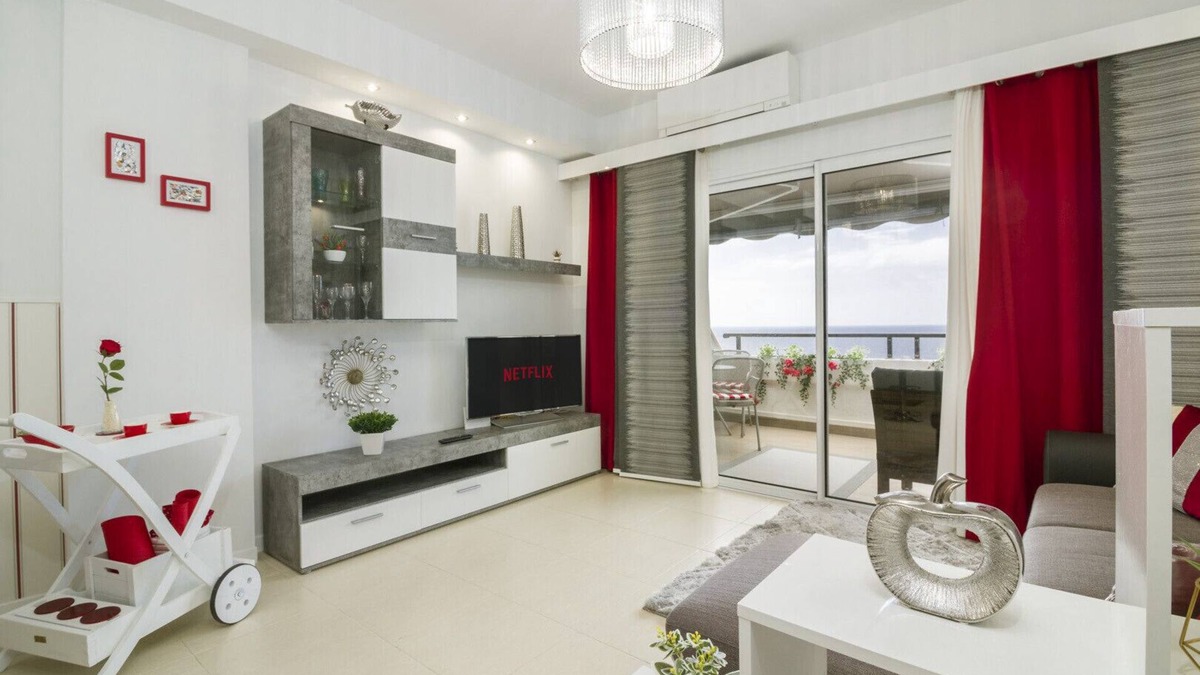 Bajamar Apartment | HomeForGuest BEAUTIFUL APARTMENT, SEA VIEWS, BBQ, GYM