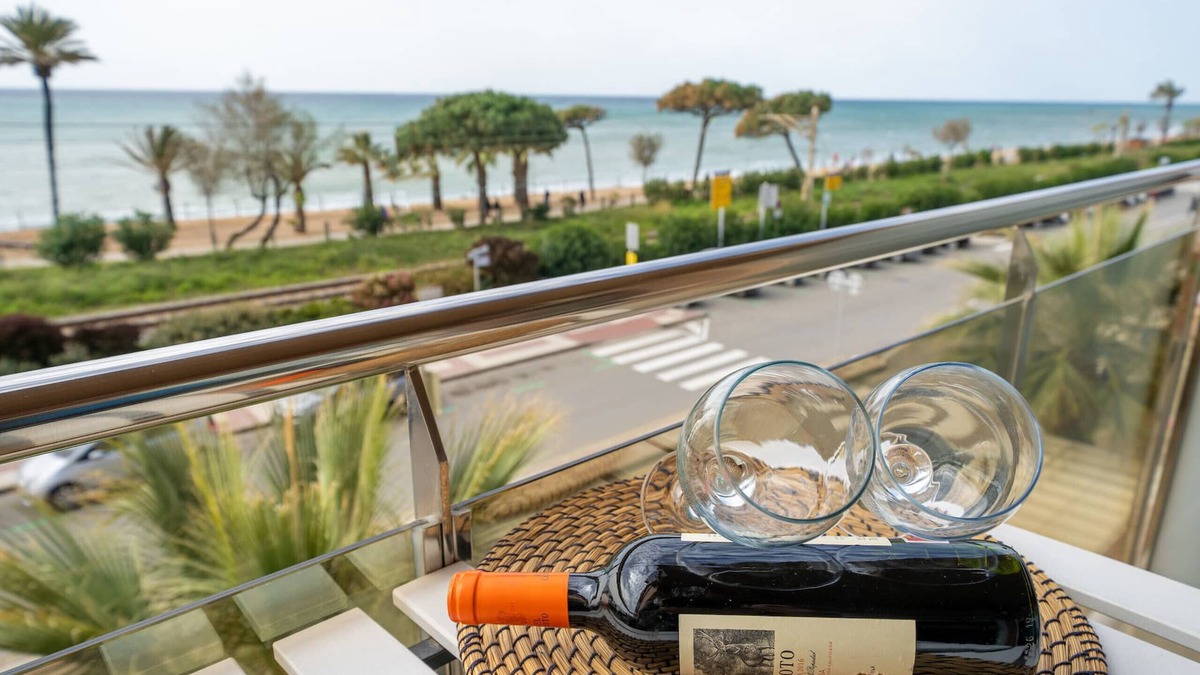 Pineda de Mar Apartment | HomeHolidaysRentals Noelani- Costa Barcelona