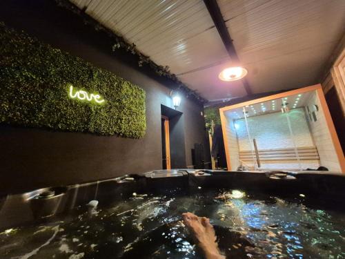 Neuilly-en-Thelle Apartment | Homelove Spa