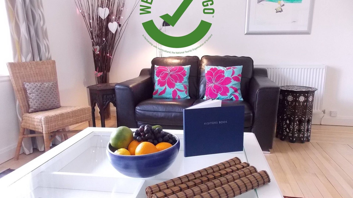 Morningside Apartment | Homely 2 bed apartment in the vibrant Morningside area of Edinburgh.