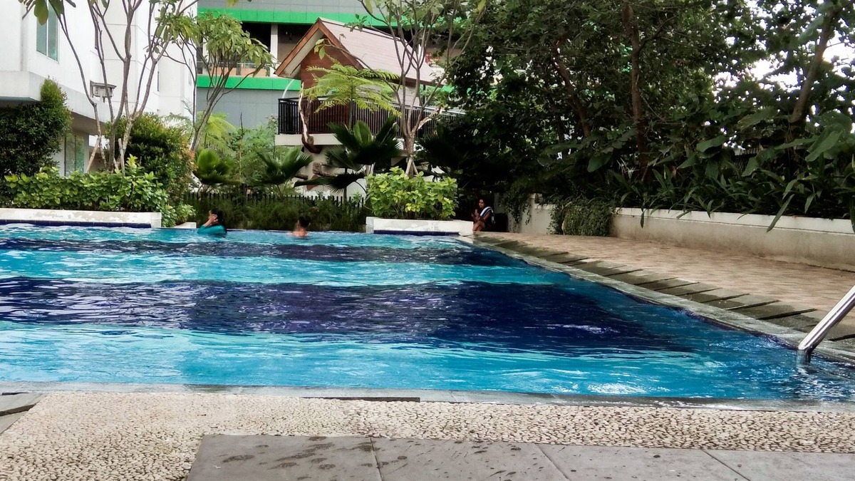 Jatinegara Apartment | Homely 2 Bedroom at Bassura City Apartment By Travelio