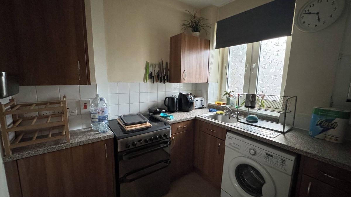 South Bermondsey Apartment | Homely 2BD Flat in the Heart of Bermondsey