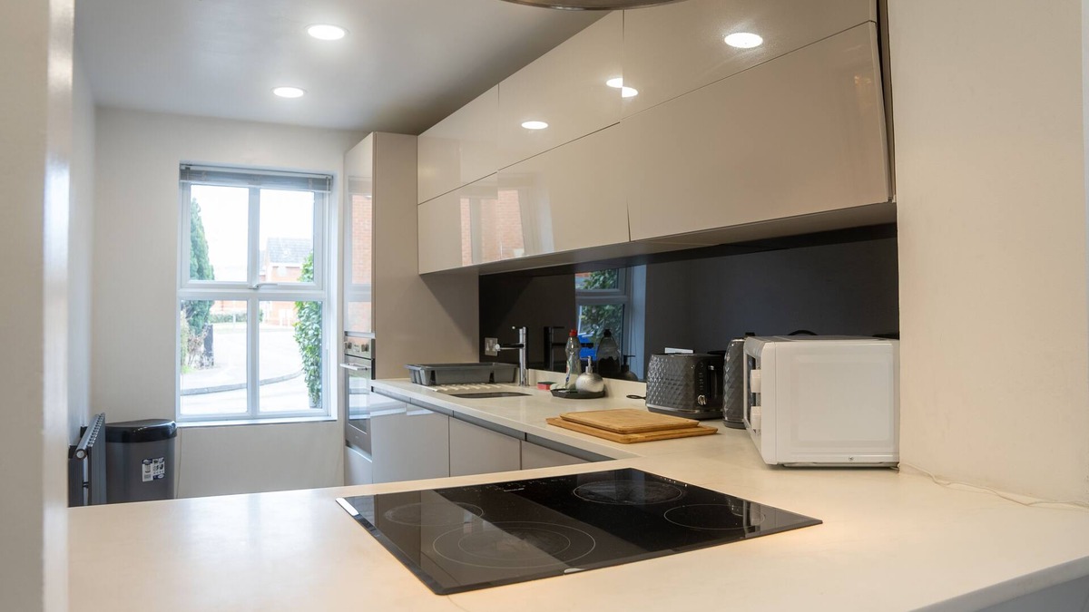 Wolverton Apartment | Homely 3 Bedroom House