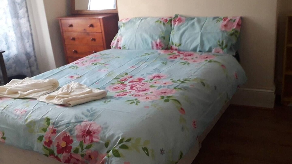 Northenden House | Homely 4-bed House in Manchester