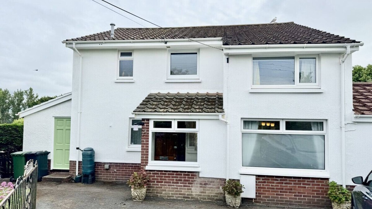 Barnstaple House | Homely 4 bed in Barnstaple
