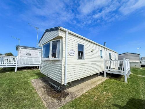 Great Yarmouth Boat Rental | Homely 8 Berth Caravan At California Cliffs Near To Scratby Beach Ref 50067G