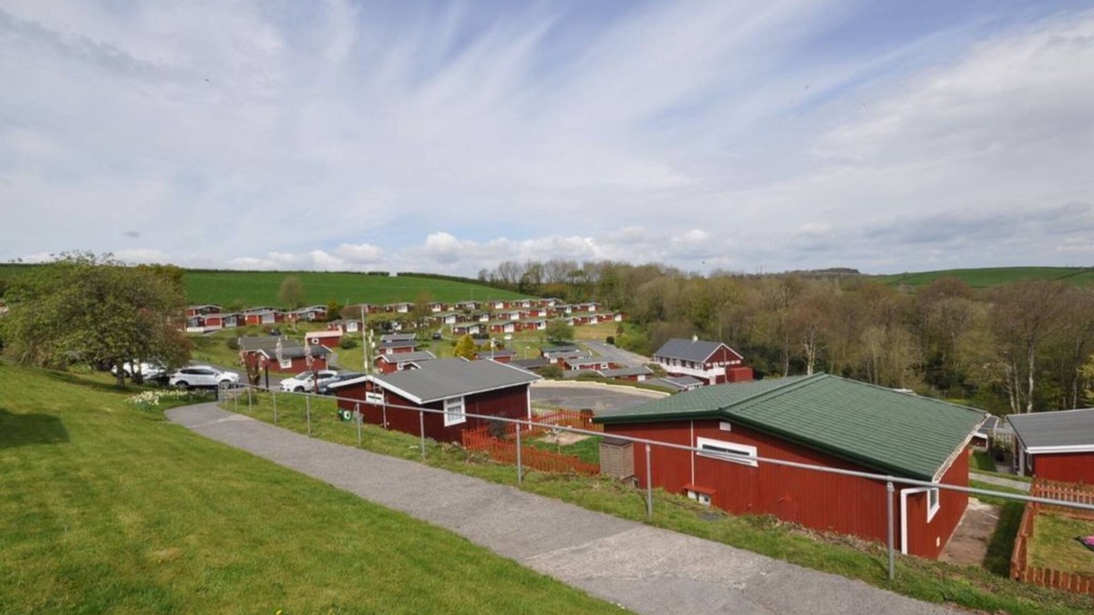 Llanybri Ski Chalet | Homely Cedar wood Chalet , Sleeps 3