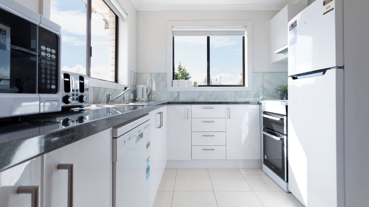 Riverside Apartment | Homely Hideaway with Parking & WiFi