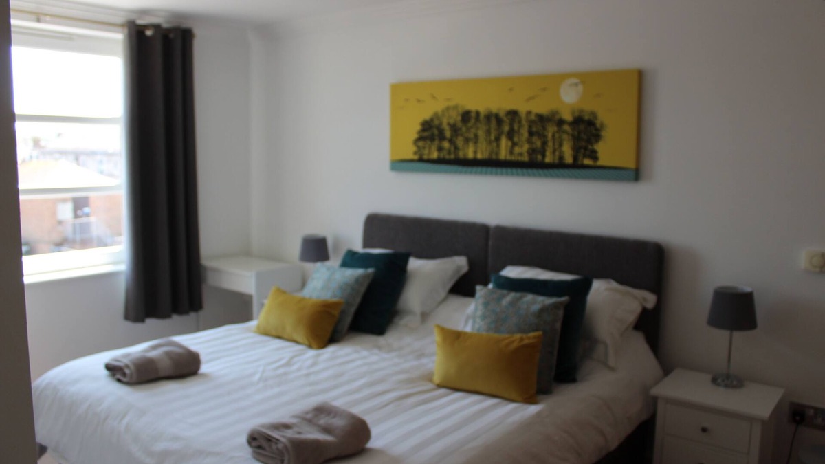Cowes Apartment | Homely Luxury Waterfront Apartment