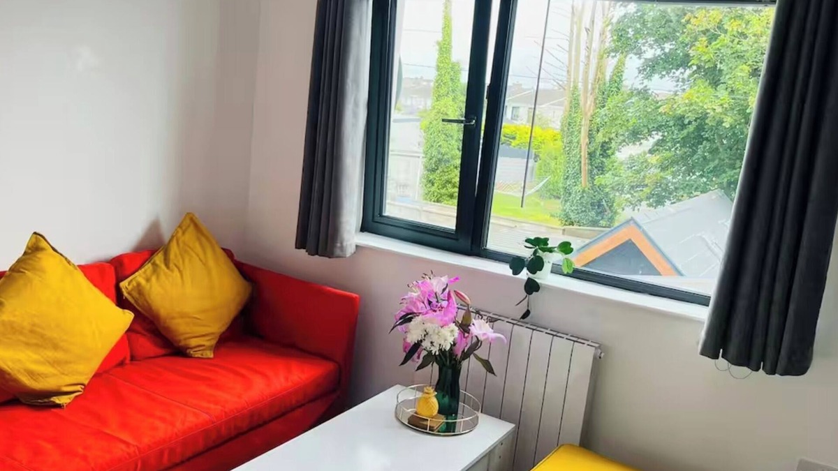 Claddagh Apartment | Homely new apartment with free parking & easy walk to the City Centre or beach