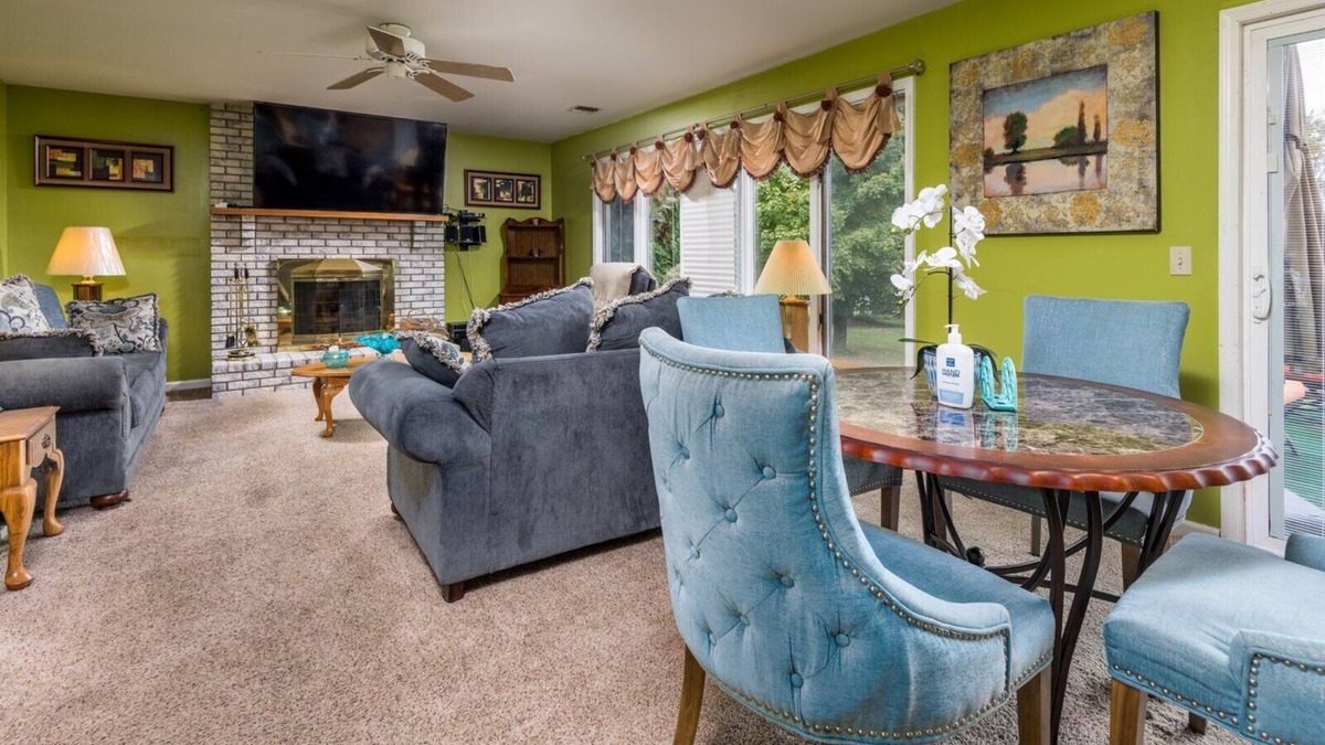 Kunkletown House | Homely Retreat - near ski resort, golf course, trails, kayaking, shopping & more