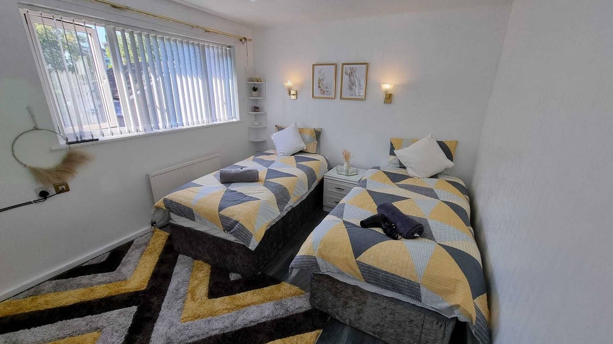 Leeds House | Homely space - walking distance to city centre w/free parking & Netflix