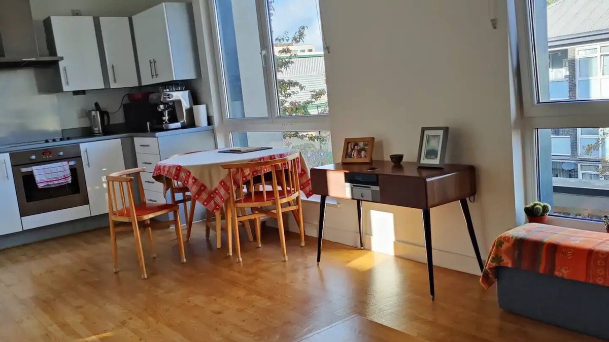 Bethnal Green Apartment | Homely Spacious 3 Bedrooms Duplex Roof-top Next Victoria Park & Regent's Canal