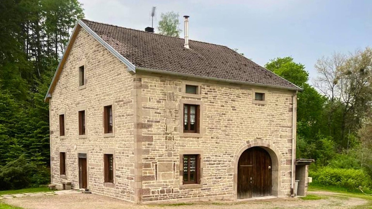 Fougerolles-Saint-Valbert House | Homerez - House near Fougerolles-Saint-Valbert