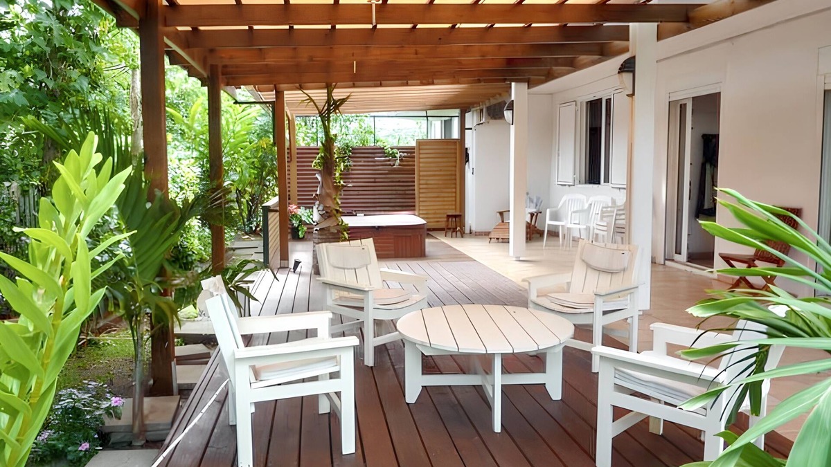 Bois de Nefles Apartment | Homerez - Apt with views, Bois-de-Nèfles