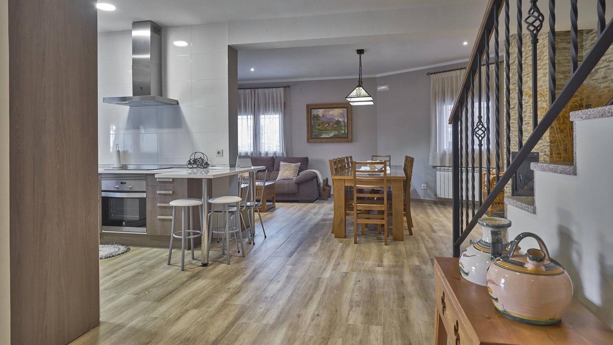 San Bartolome de Pinares House | Homerez - House for 12 ppl. with garden and terrace at San Bartolomé de Pinares