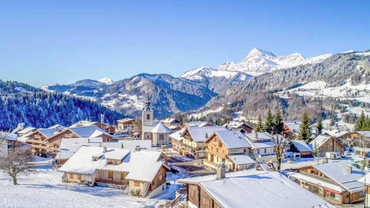 Notre-Dame-de-Bellecombe Apartment | Homerez - Mountain View Apt - Notre-Dame