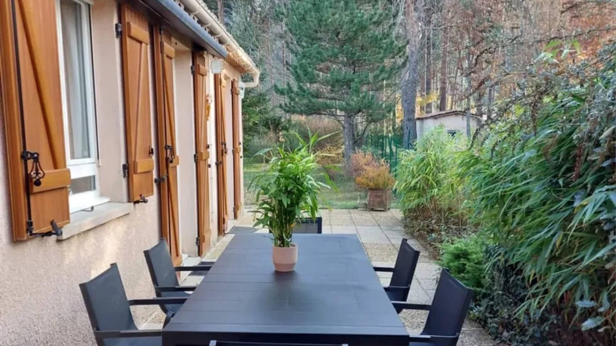 Plan-d'Aups-Sainte-Baume House | Homerez - House Plan-d'Aups-Sainte-Baume