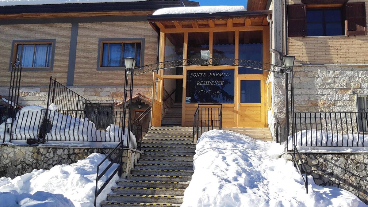 Roccaraso Apartment | Homerez - 1-Bedroom Mountain View Apartment