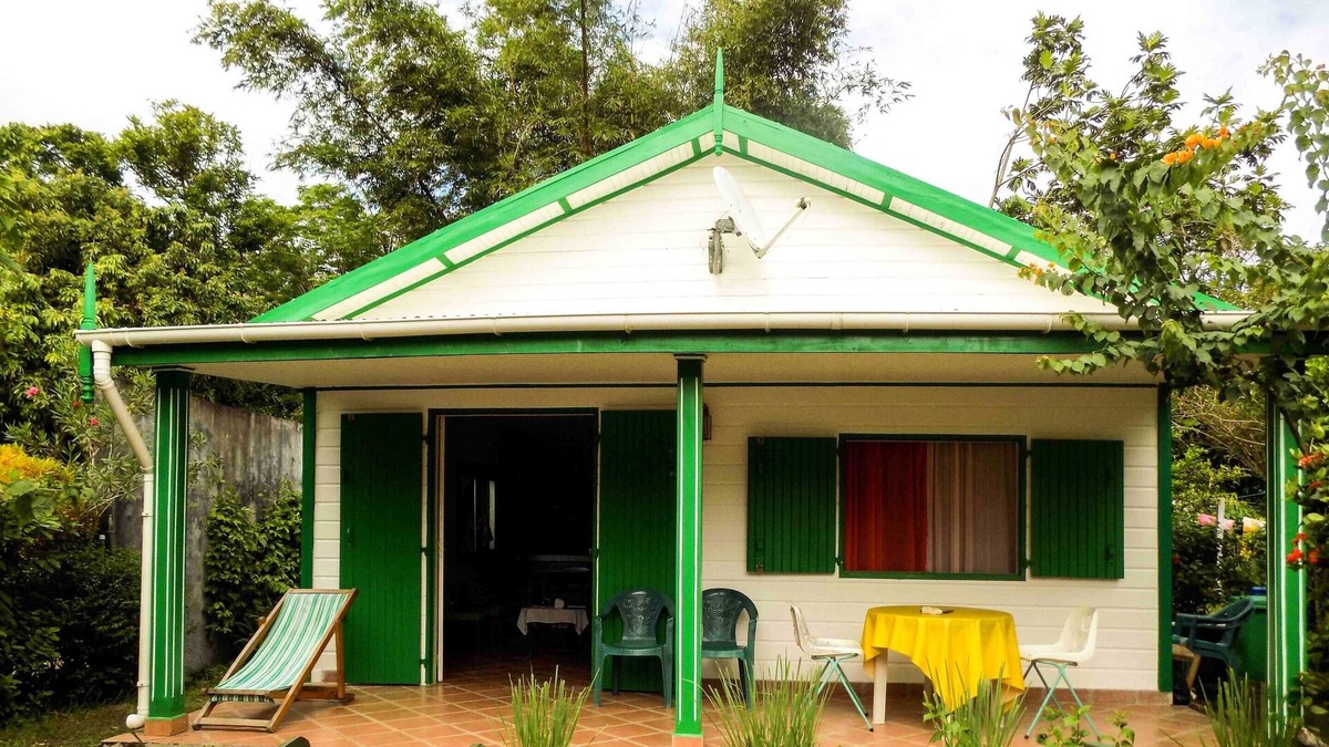 Foulpointe House | Homerez - 10 m away from the beach! House for 4 ppl. at Foulpointe Madagascar