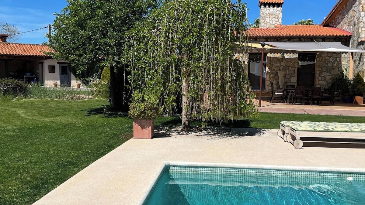 Uceda Villa | Homerez - 4-Bedroom Villa with Private Pool