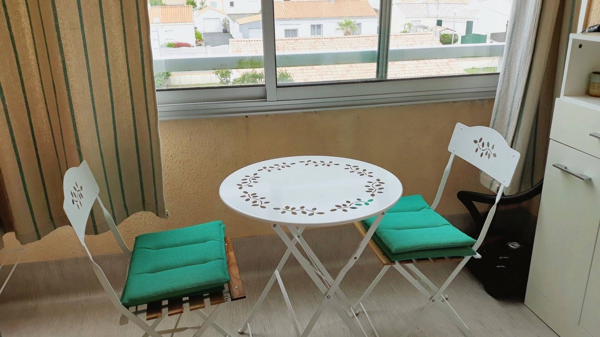 Saint-Hilaire-de-Riez Apartment | Homerez - Apartment Saint-Hilaire-de-Riez