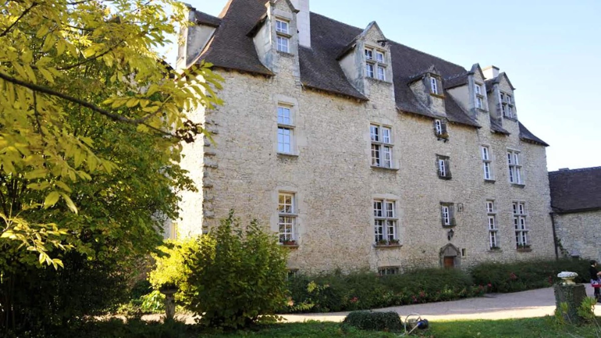 Saint-Genes-du-Retz Apartment | Homerez - Amazing appartement for 4 ppl. with terrace at Saint-Gènes-du-Retz
