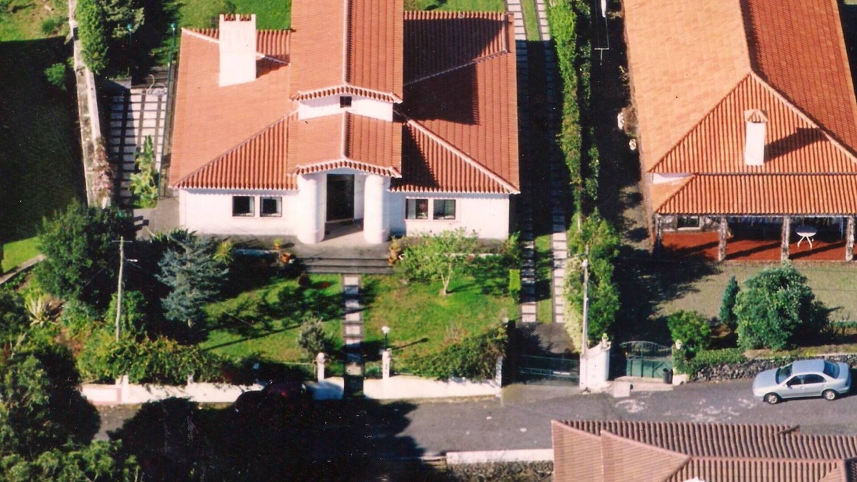 Angra do Heroismo House | Homerez - Amazing house 2 km away from the beach for 6 ppl. at Angra do Heroísmo