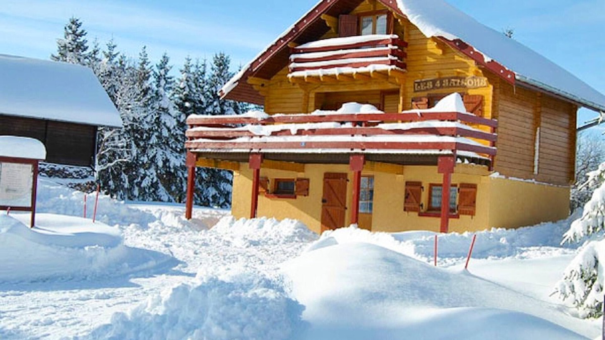 Cerniebaud Ski Chalet | Homerez - Amazing chalet 12 km away from the slopes for 14 ppl. at Cerniébaud