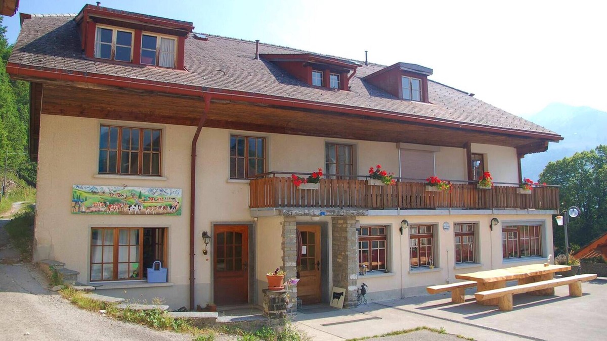 Haut-Intyamon House | Homerez - Amazing house for 19 ppl. with terrace at Haut-Intyamon