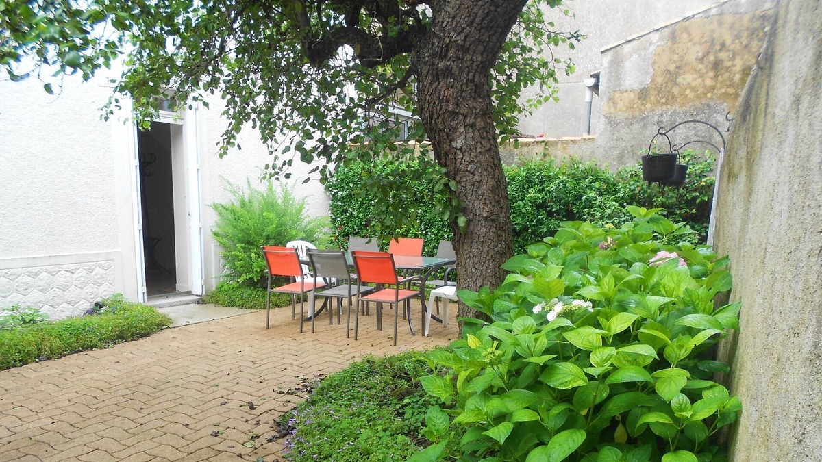 Airvault House | Homerez - Amazing house for 6 ppl. with garden and terrace at Airvault
