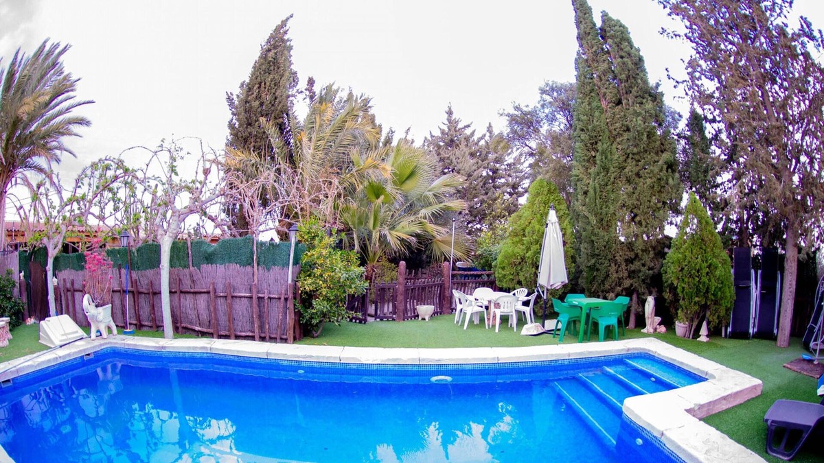 Algaida Villa | Homerez - Amazing villa for 17 ppl. with swimming-pool and terrace at Archena