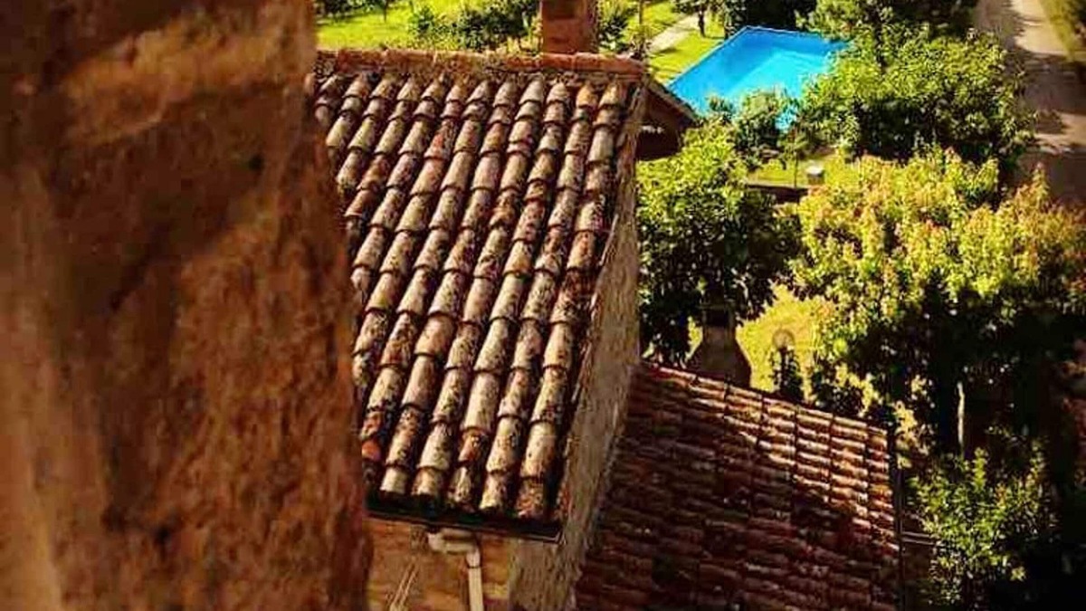 Monte San Pietro Apartment | Homerez - Apartement for 4 ppl. with shared pool and spa at Monte San Pietro