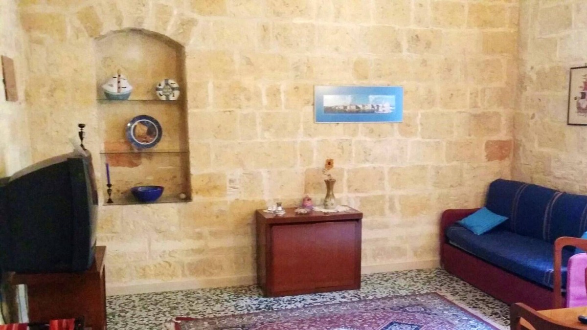 Trani Apartment | Homerez - Apartement 1 km away from the beach for 5 ppl. with sea view at Trani