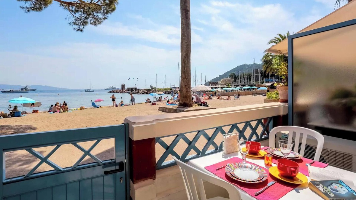 Theoule-sur-Mer Apartment | Homerez - Apartment in Théoule-sur-Mer.